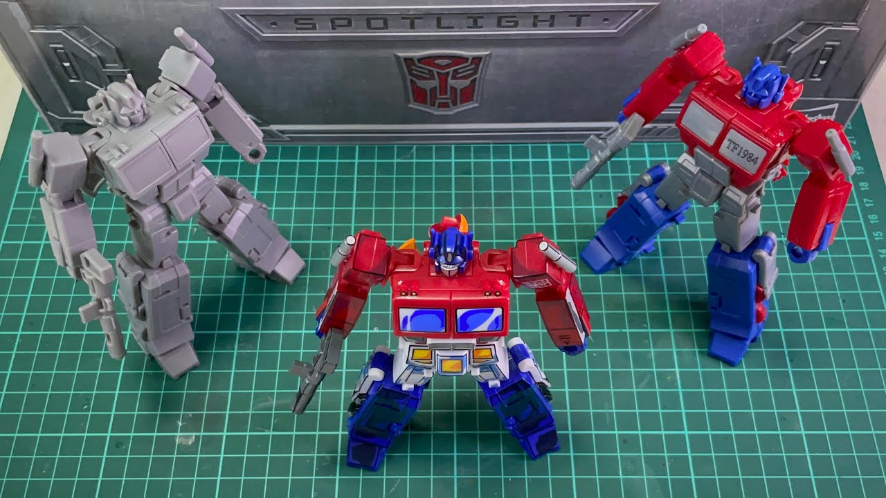 Transformers Spotlight Optimus Prime (Robot mode to Truck mode)