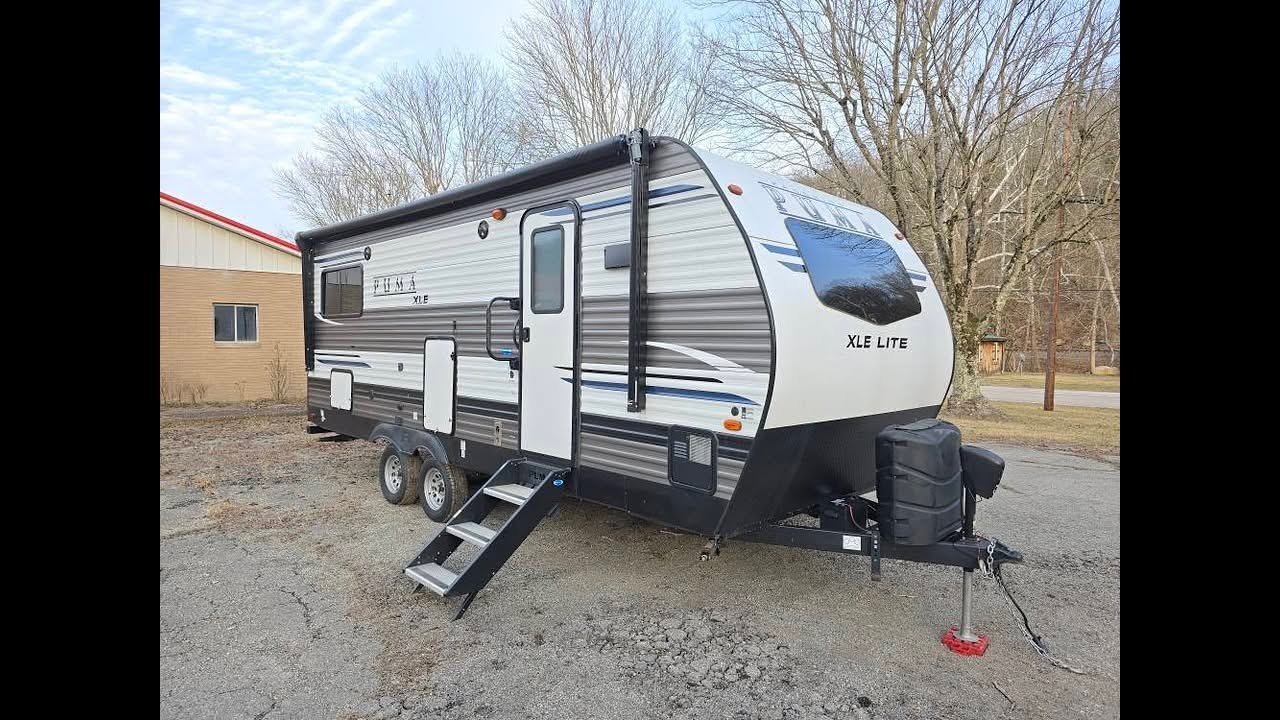 FOR SALE - 2021 Palomino Puma XLE Lite 22FKC Travel Trailer - $15,500