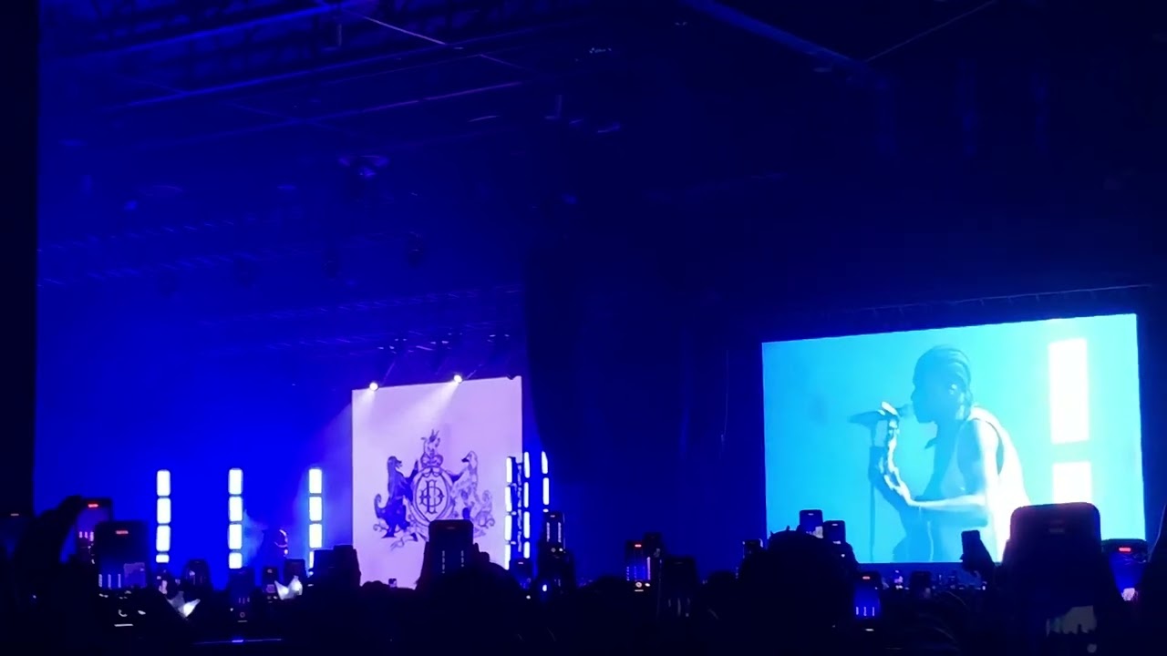 Daniel Caesar - Japanese Denim (LIVE IN MANILA)