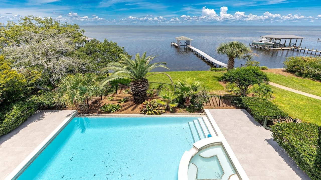 4567 Landfall Court - DESTIN, FL.