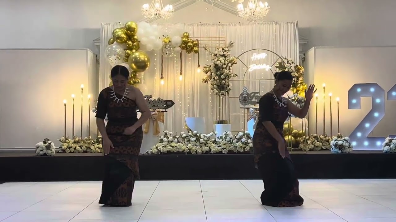 Siva Samoa (sister and brothers 21st birthday celebration)🤍 song: “MALIE” by @ozkiband4902 ❤️