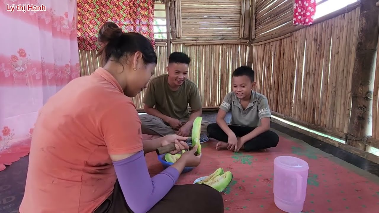 Full video : Together with my husband, we build our daily life in our simple bamboo house