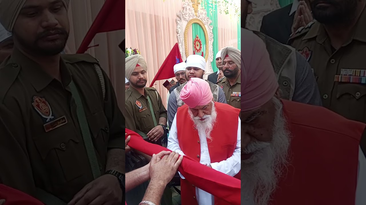 ਪਿੰਡ ਬੱਲਾਂ ਨਿਸ਼ਾਨ ਸਾਹਿਬ ਦੀ ਅਰਦਾਸ ਸਮੇ ਸਤਿਗੁਰ ਨਿਰੰਜਣ ਦਾਸ ਮਹਾਰਾਜ ਜੀ