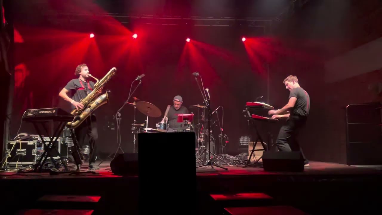 Głupi komputer @ LDZ Alternatywa Łódź, Fabryk Sztuki - 31.07.2025