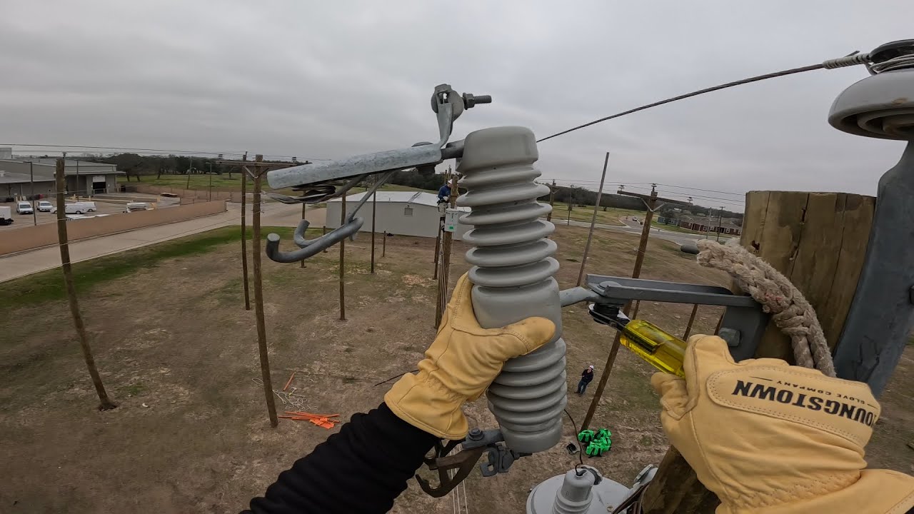 Fuse Cutout Changeout | Electrical Lineman School