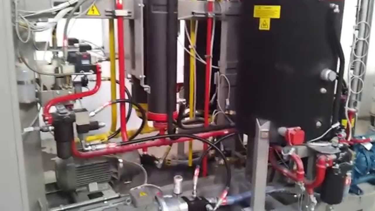 maquina de poliuretano Cannon A-compact
