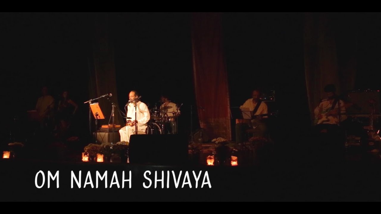 Chandra Lacombe e Fusão Divina - OM NAMAH SHIVAYA