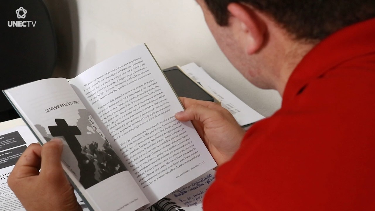 SEMINARISTAS DO SEMINÁRIO PROPEDÊUTICO SÃO JOSÉ PARTICIPAM DE AULA SOBRE GÊNERO TEXTUAL