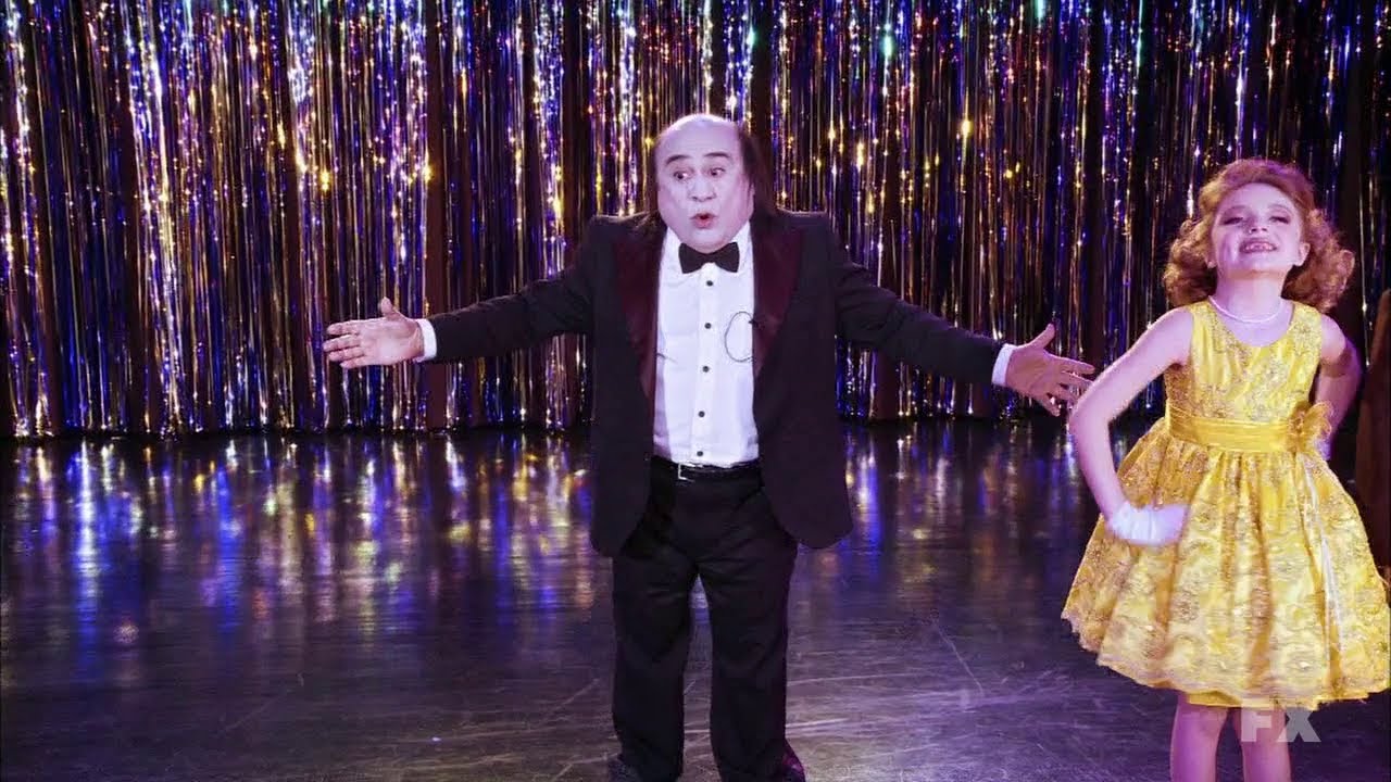 It's Always Sunny in Philadelphia - Frank hosting a beauty pageant.