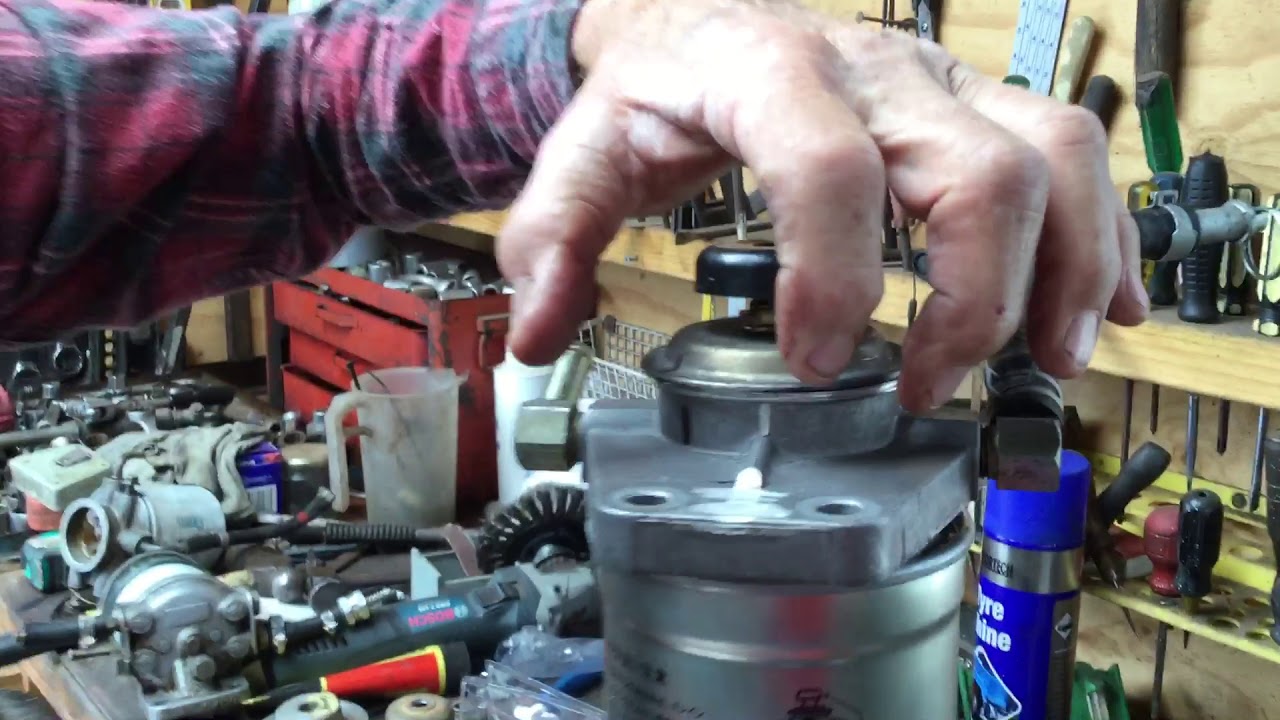 Nissan Navara D22 Fuel system maintenance