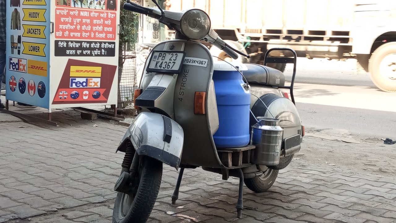 NV Vespa Scooter ka shokar kasa dale