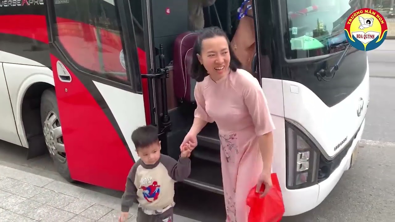 [TRƯỜNG MN HOA QUỲNH] THĂM QUAN ĐƯỜNG HOA MÙA XUÂN THÀNH PHỐ