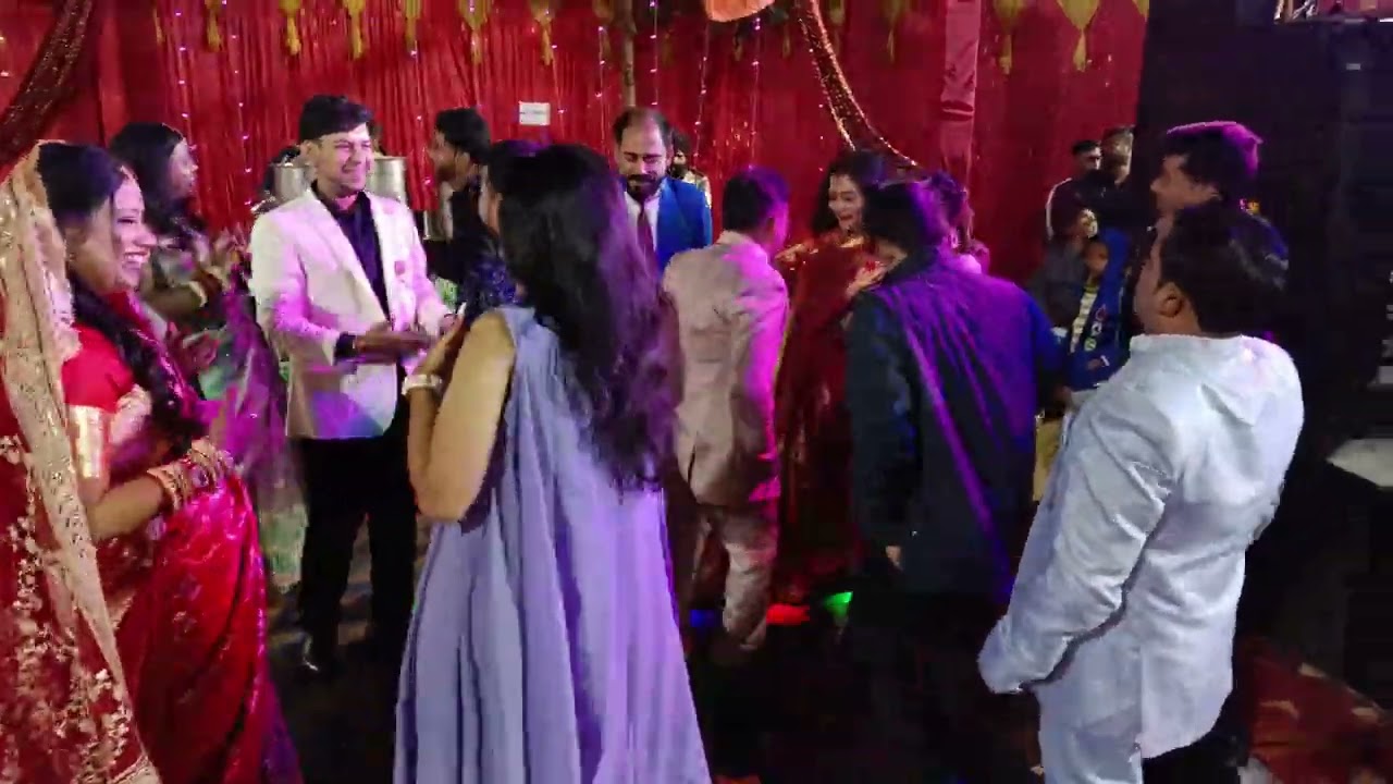 Reception Party mein is Bhojpuri Gane par Machaya Shor!