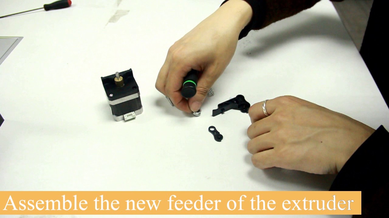 How to replace the feeder of Geeetech Mecreator 2