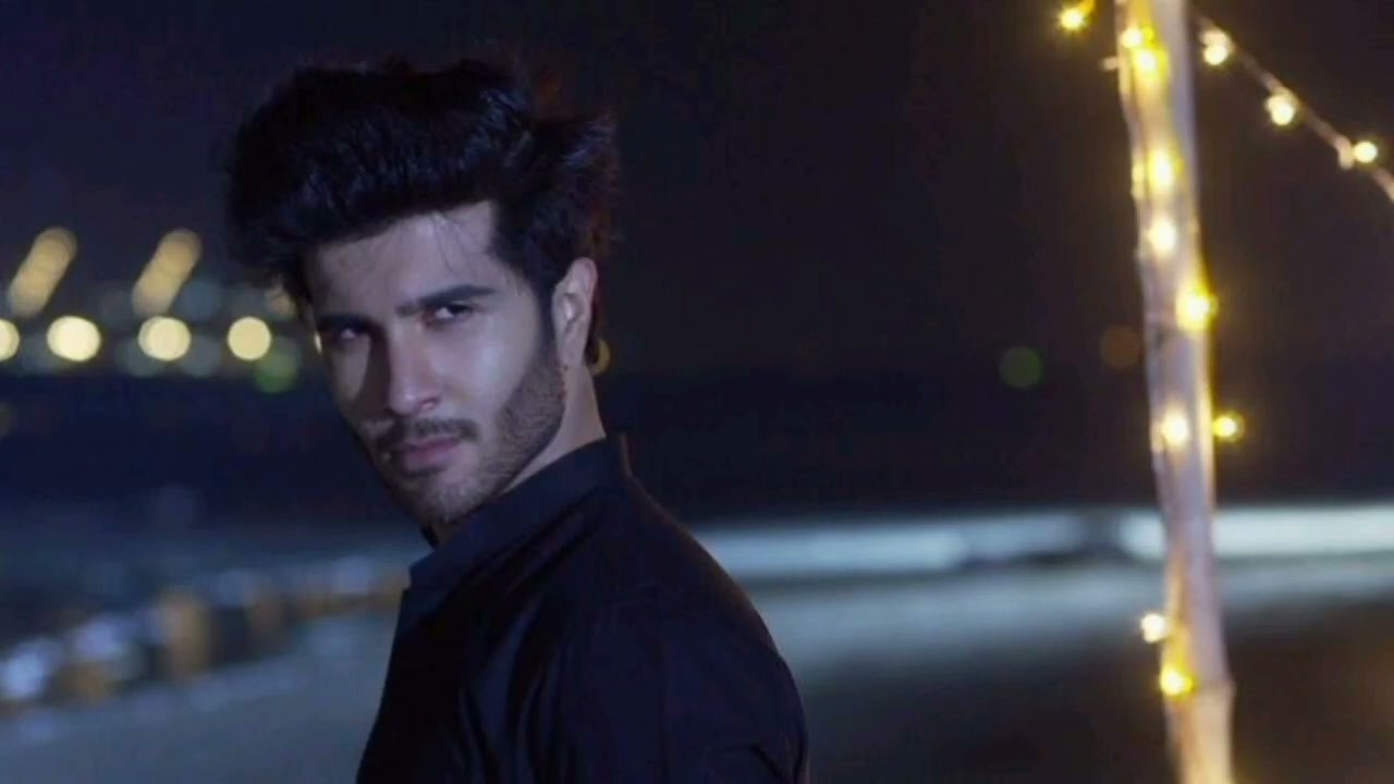 Mir Hadi Crying on Beach Missing Khaani