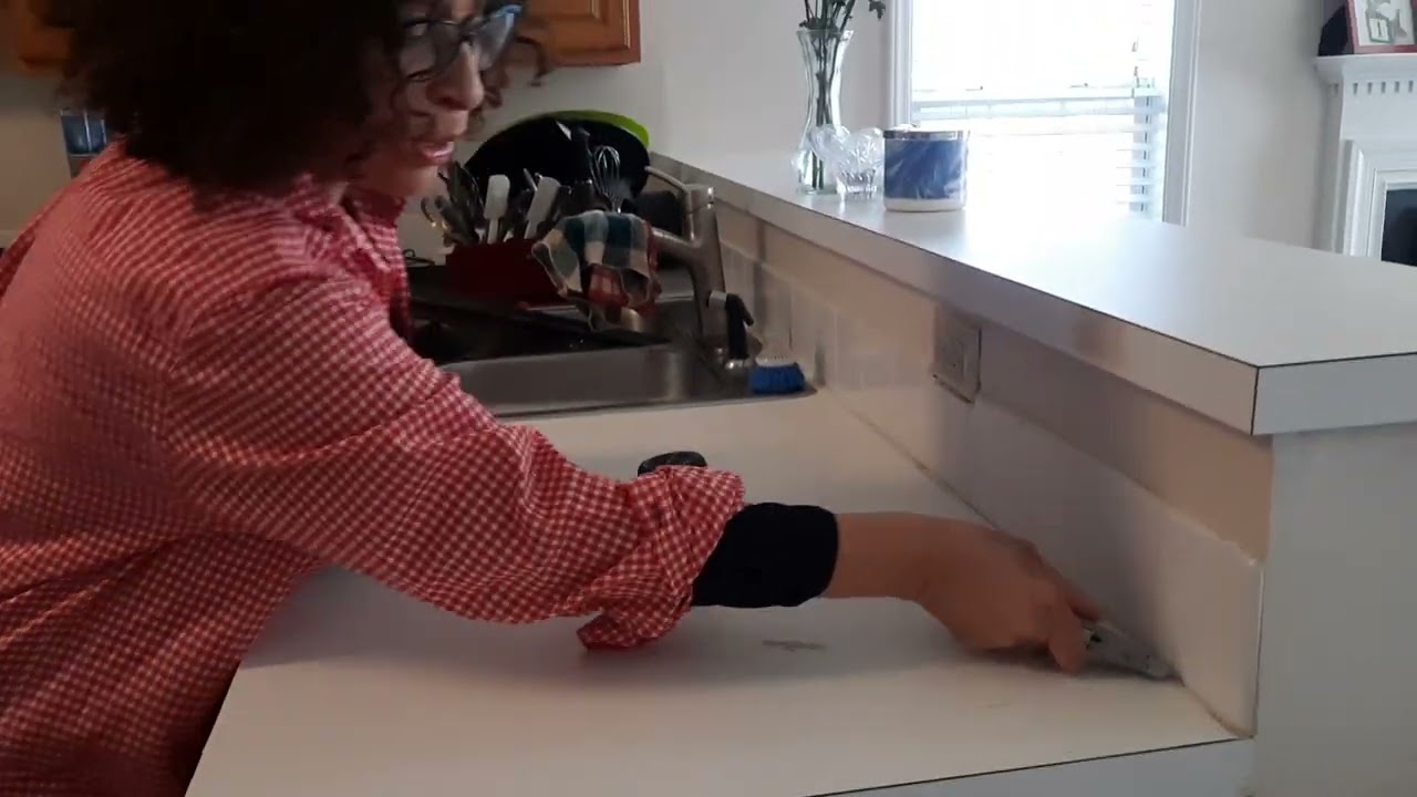 How to remove Backsplash without drywall damage