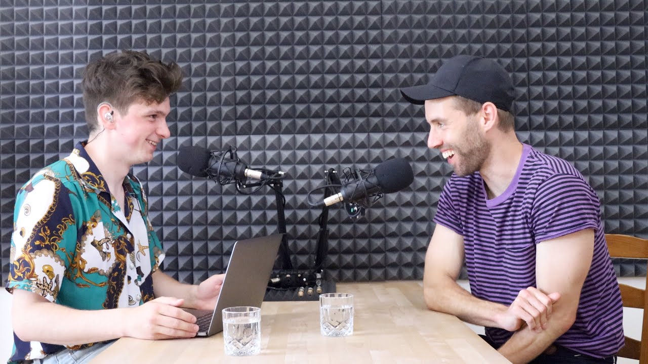 Petr Vančura-podcast Dialogy v podkrov&iacute;. (cel&yacute; rozhovor)