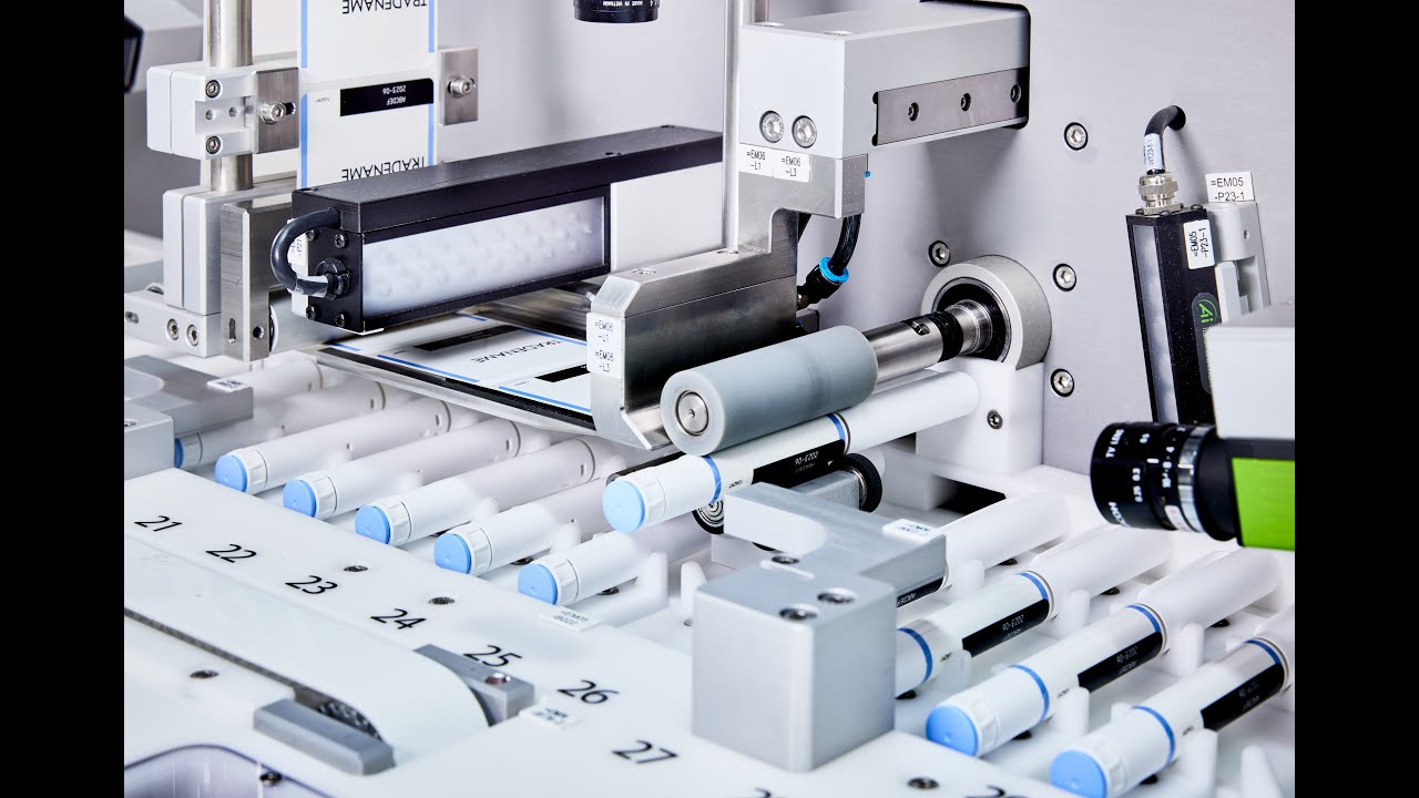 Labelling of pen injectors in trays