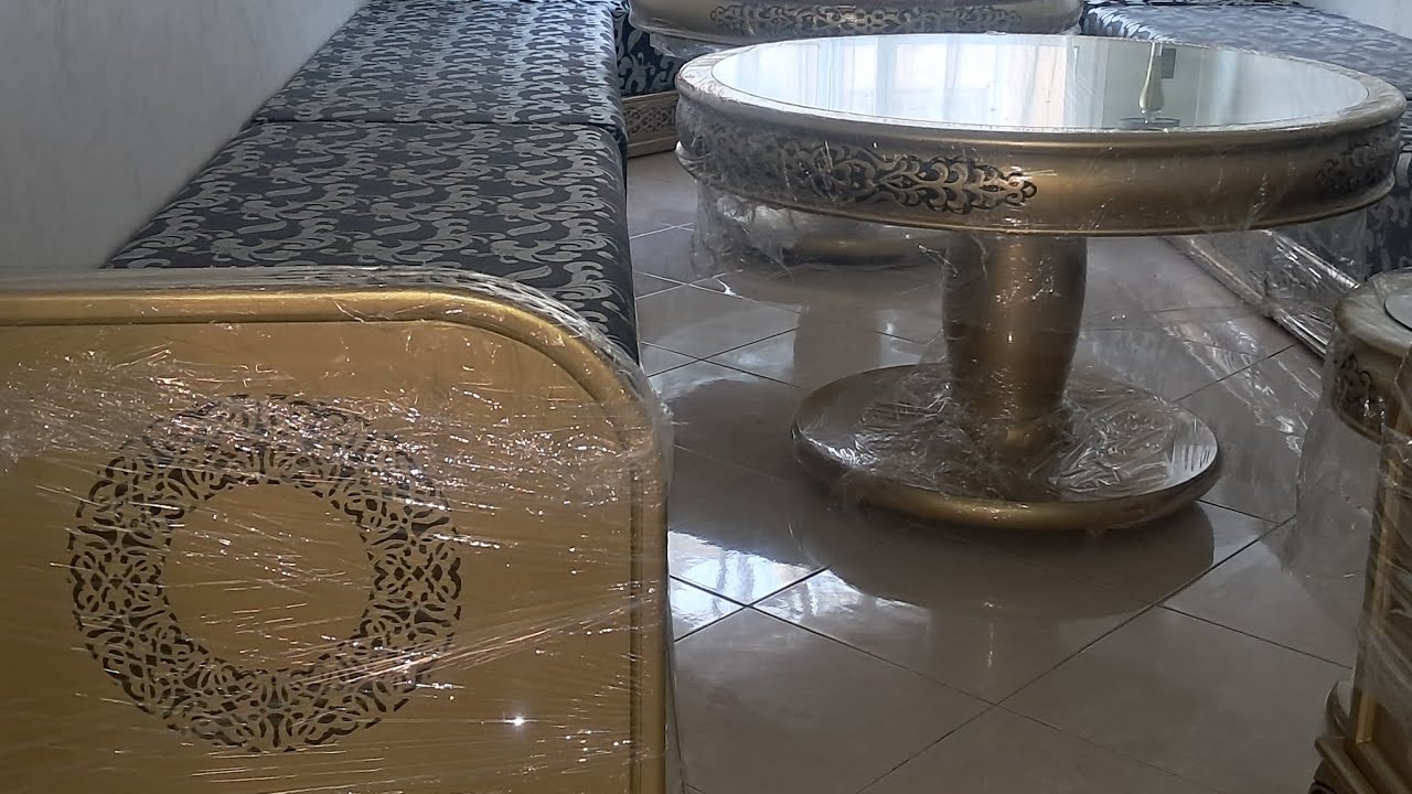 كيفاش تقاد  صالون مغربي  من المستعمل  مرحلة الاولى : تعديل وصباغة الصالون بالذهبي  (partie1)