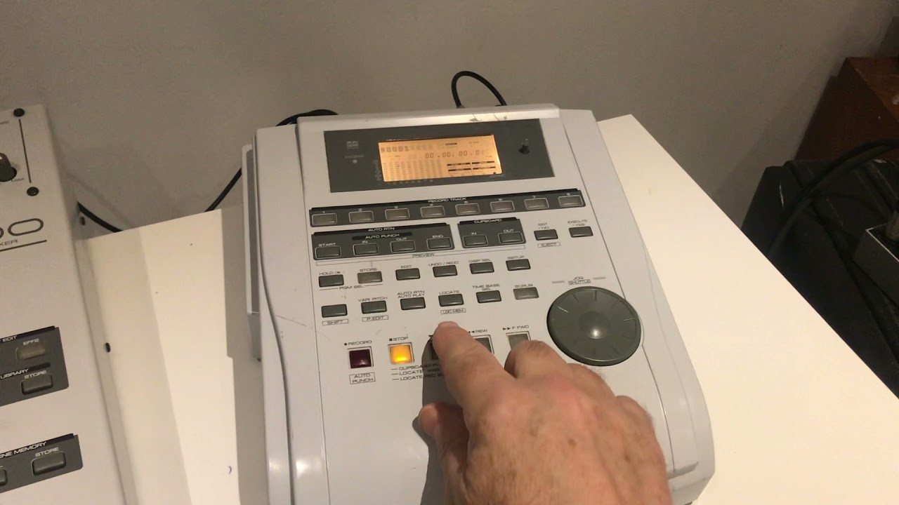 Demo of Fostex VM200 and VR800