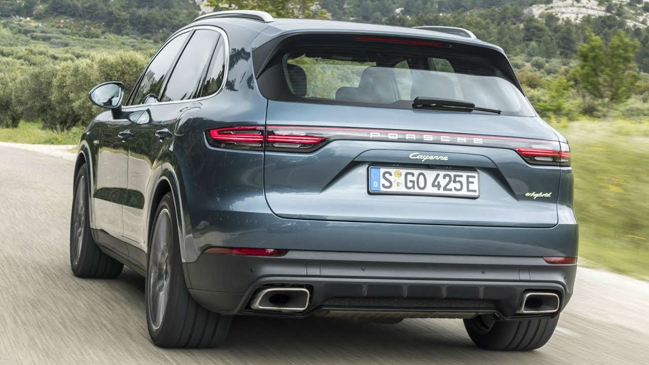 Porsche Cayenne E-Hybrid Biskaya Blue Metallic - Plugs in and Boosts Performance