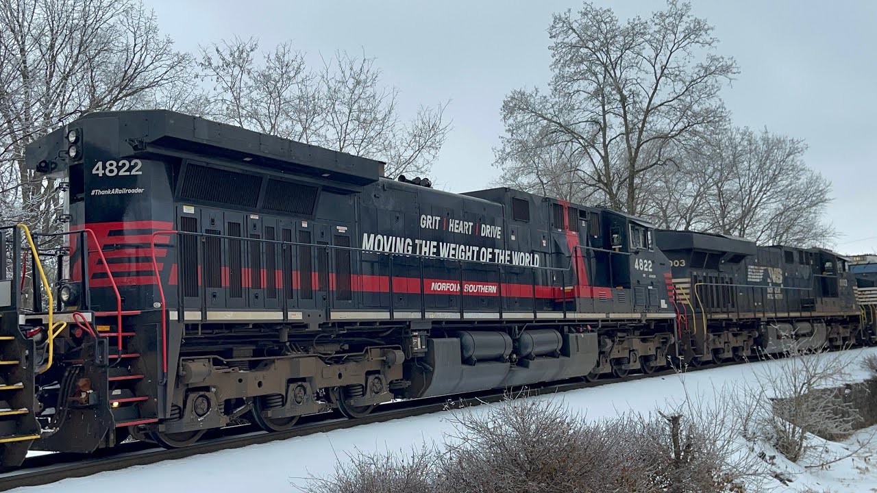 Huge Norfolk Southern freight manifest 7 locomotives 2 were heritage units