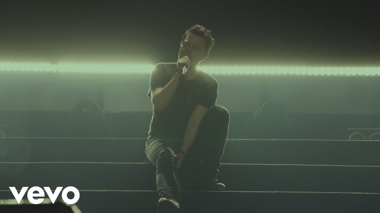 Michael Patrick Kelly - Memories (Live)