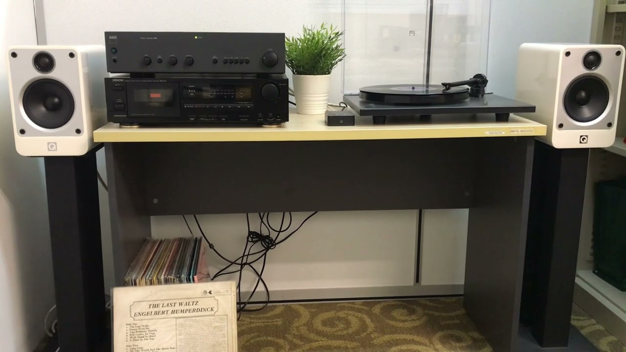 NAD 302 Amplifier with Q Acoustics Concept 20