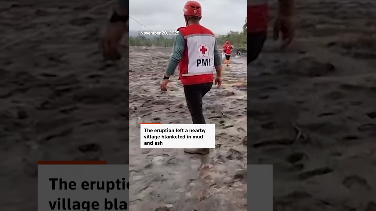 🌋 Semeru volcano erupts in Indonesia
