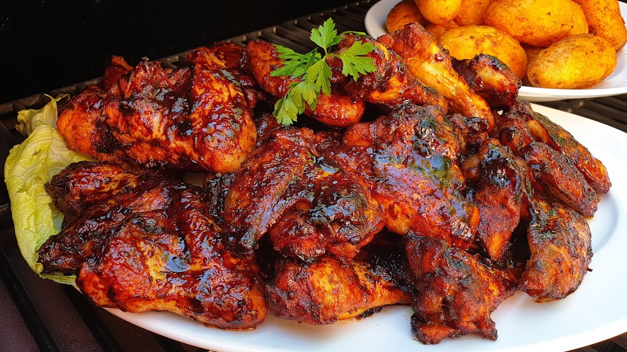 Mézes mustáros csirkeszárnyak szalonna zsírjában sült krumplival Pit Boss grill  @Szoky konyhája