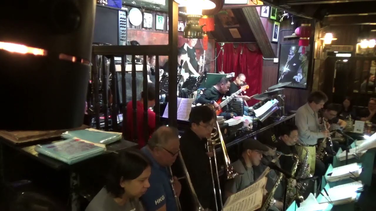 Moonlight Serenade -  The Ned Kelly's Rehearsal Big Band with Kenny Martyn - Clarinet