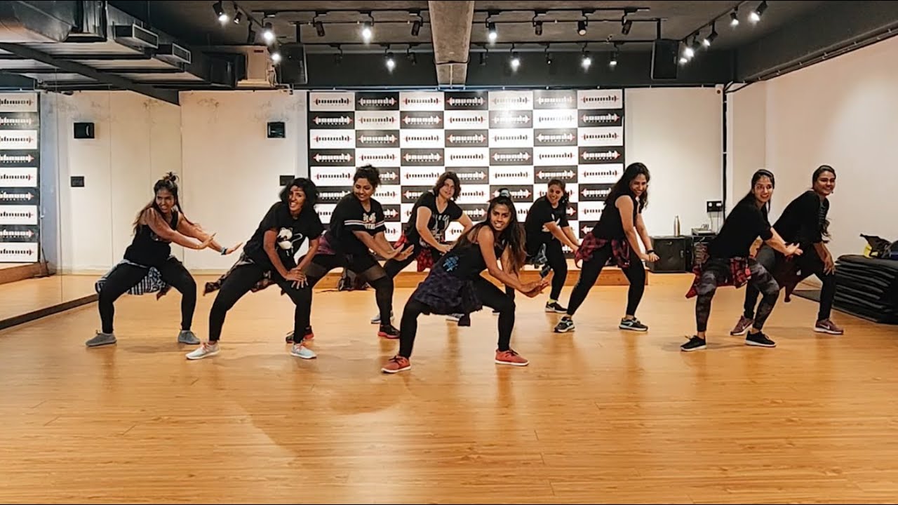 Chamma Chamma I #Bollywood Session I ZUMBA | Poundd Fitness | Dance Fitness Workout I Easy Choreo