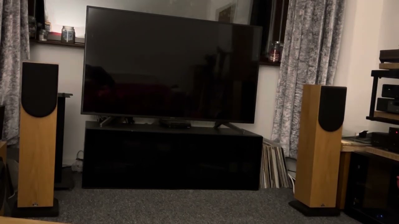 Aretha Franklin-Oh Me Oh My, played on Linn/Kudos system.