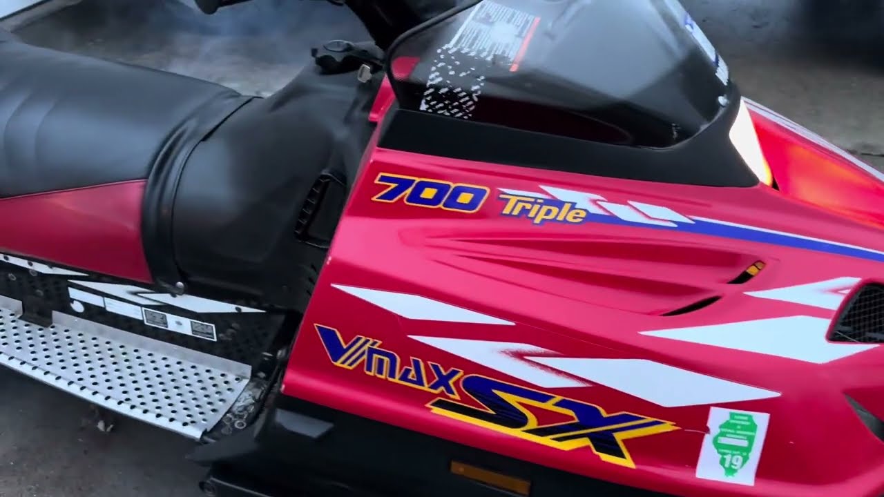 1997 Yamaha VMAX SX 700 Triple Redhead