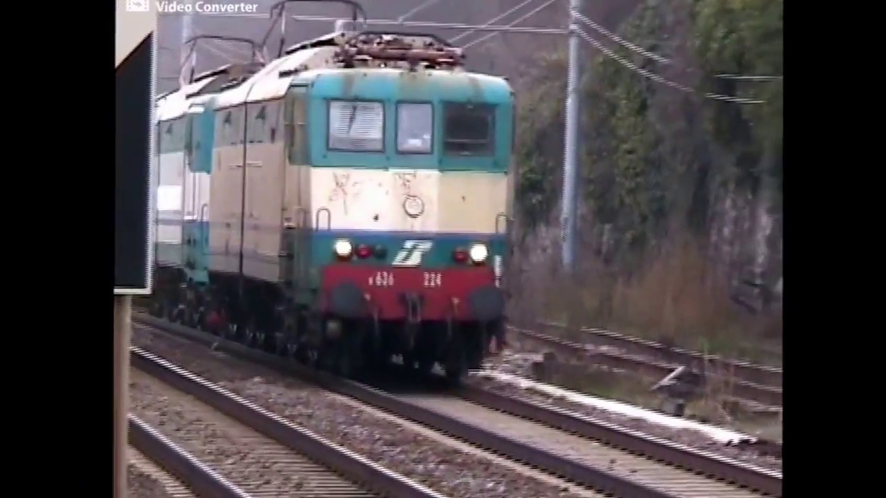 Doppia di locomotive E636 in transito a S.Quirico il 23/2/2006