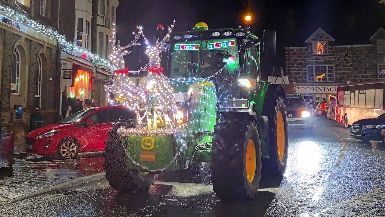 🎄🚜 Christmas Tractor Run 2025 - 2026 Magical Lights Parade in Dolgellau Harlech Porthmadog  4K
