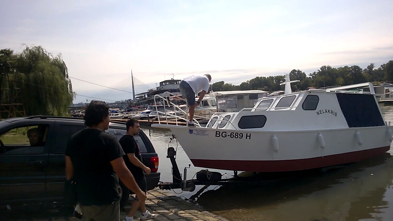 Porinuce camca u reku Savu 08.08.2016.