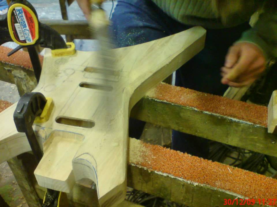 making of guitar (Bouzov-Hvozdečko)