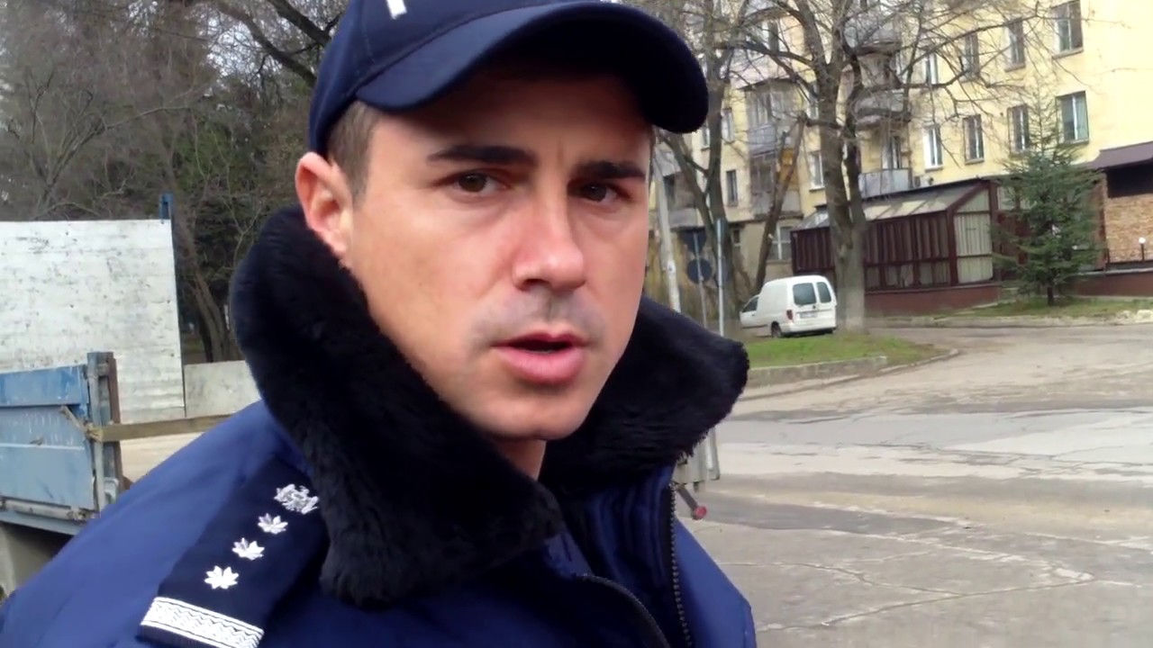 Poliţia se răzbună pentru că a fost filmată în flagrant - Curaj.TV