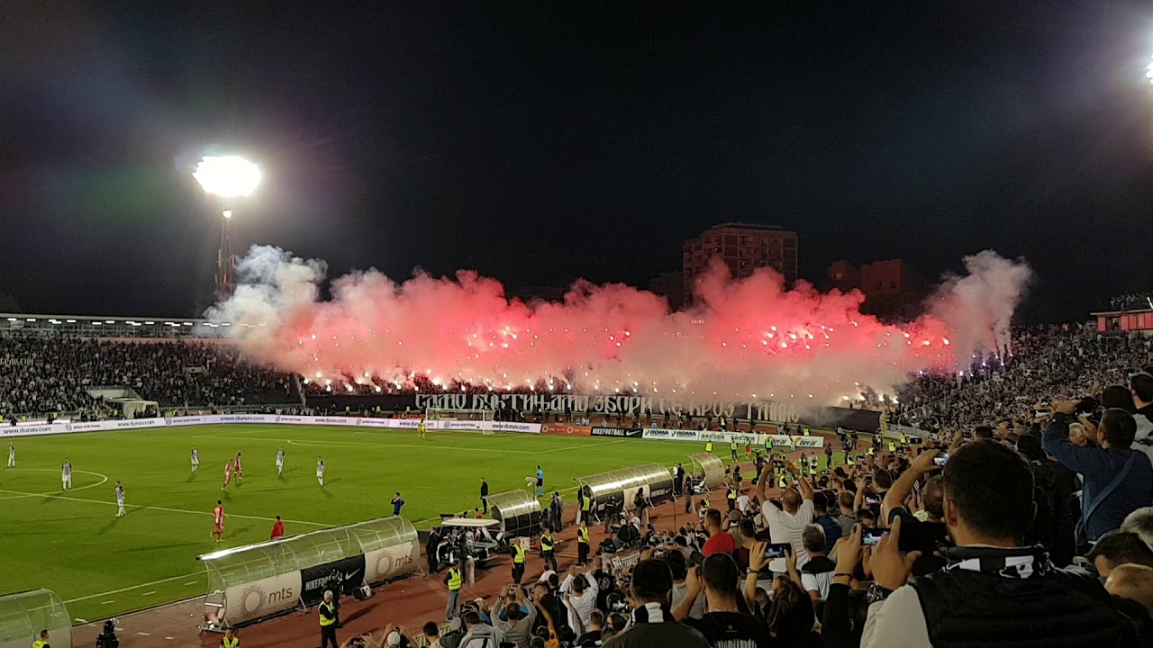 Pekeln&aacute; atmosf&eacute;ra na sl&aacute;vnom belehradskom derby! | FutbalTour.sk