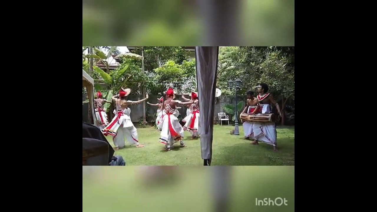 වෙස් නර්තනය  සහ බෙර වාදනය.....