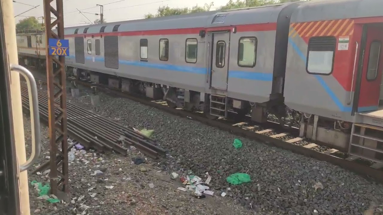Dengarous pararal race local vs express train 