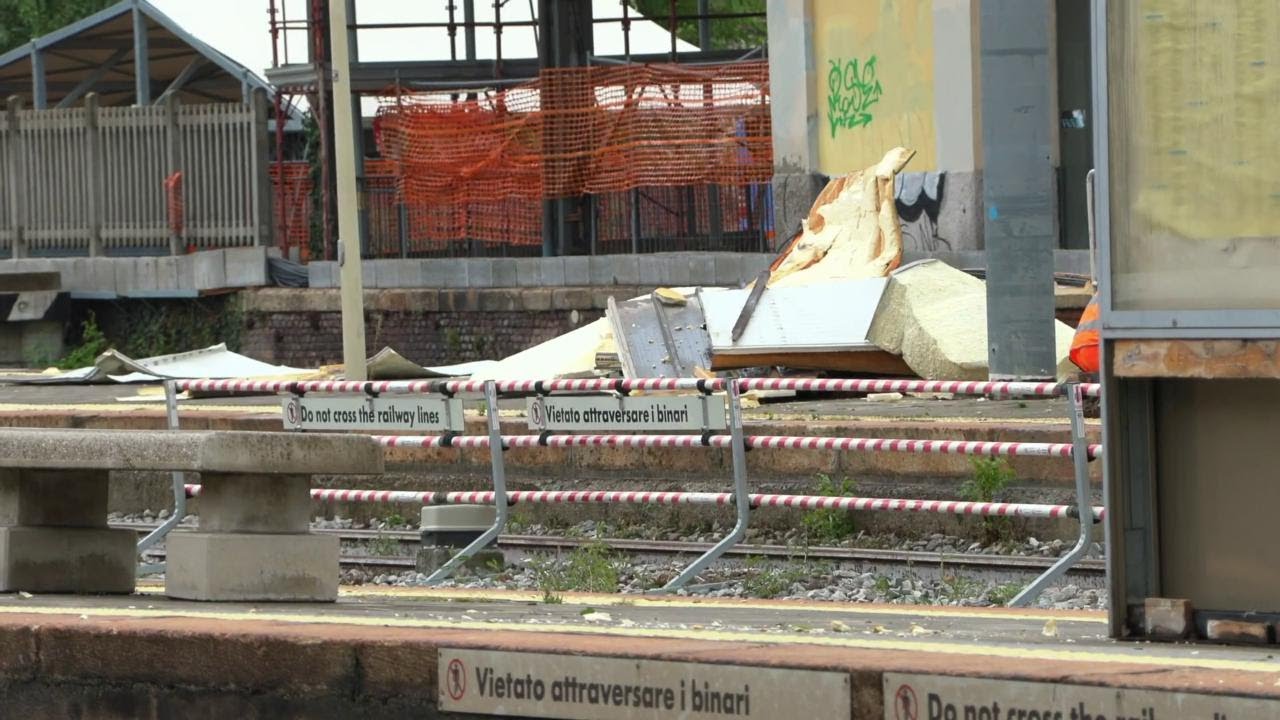Maltempo, danni alla stazione Monza: pannelli divelti dal vento finiscono sui binari
