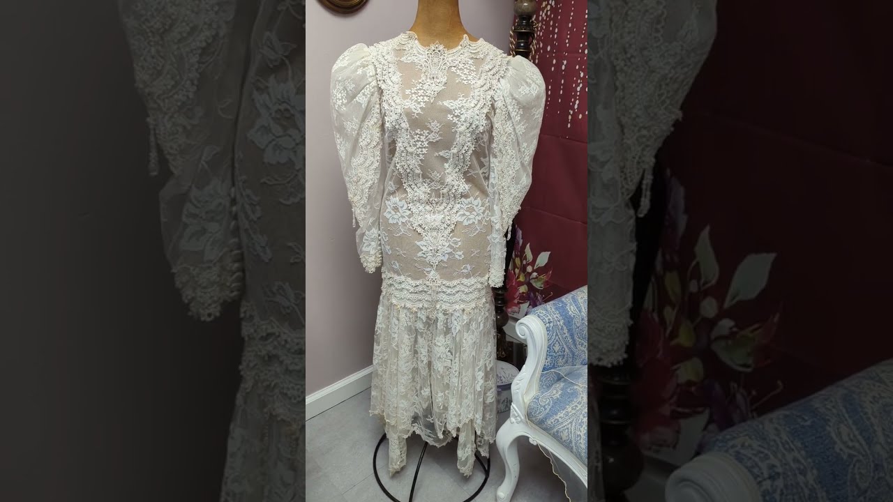Antique & Vintage Wedding Gowns