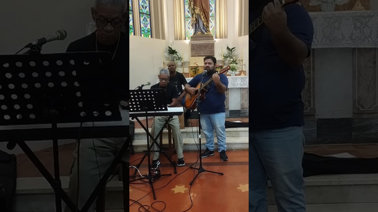 Coral servidores de cristo cantando a musica vejam eu andei pelas vilas