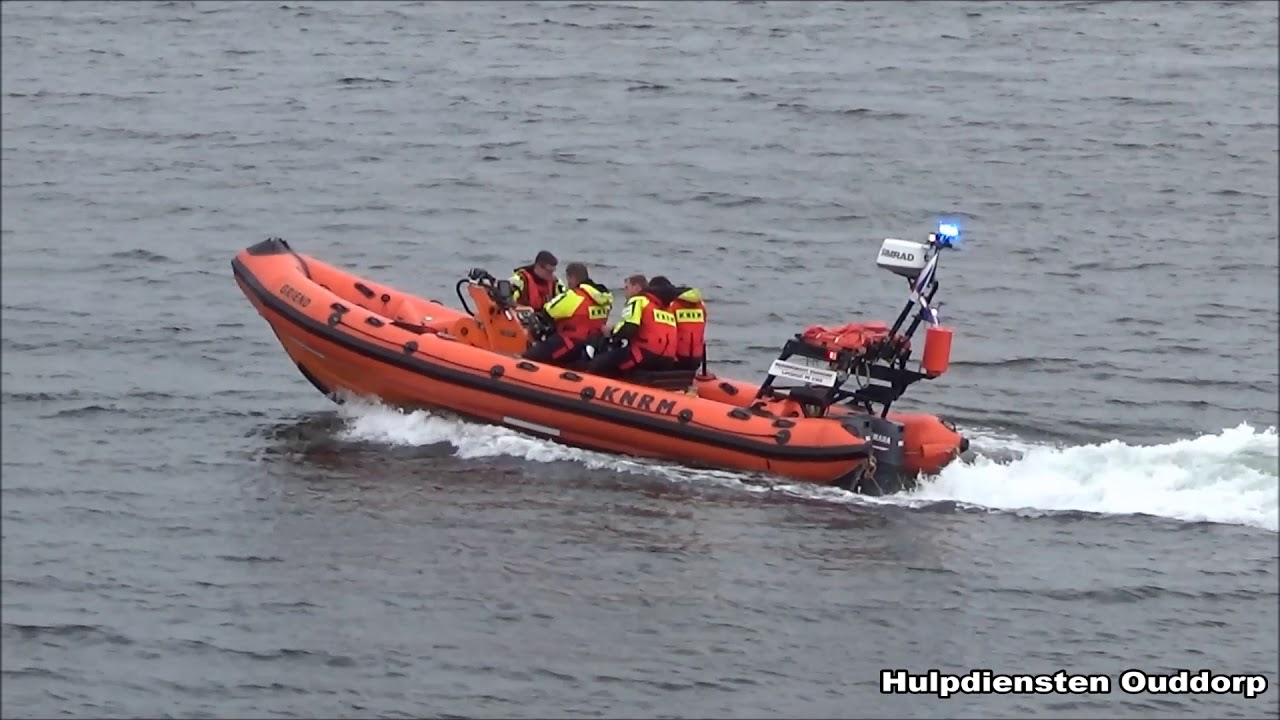 PRIO1- KNRM Ouddorp met spoed naar een grote zoekactie op het Grevelingenmeer
