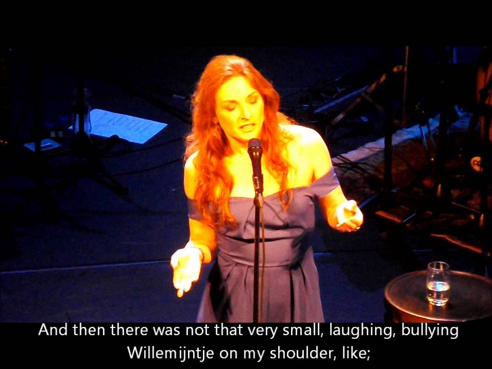 Willemijn Verkaik- Ik lach om zwaartekracht - English subtitels. Soloconcert 31-5-15