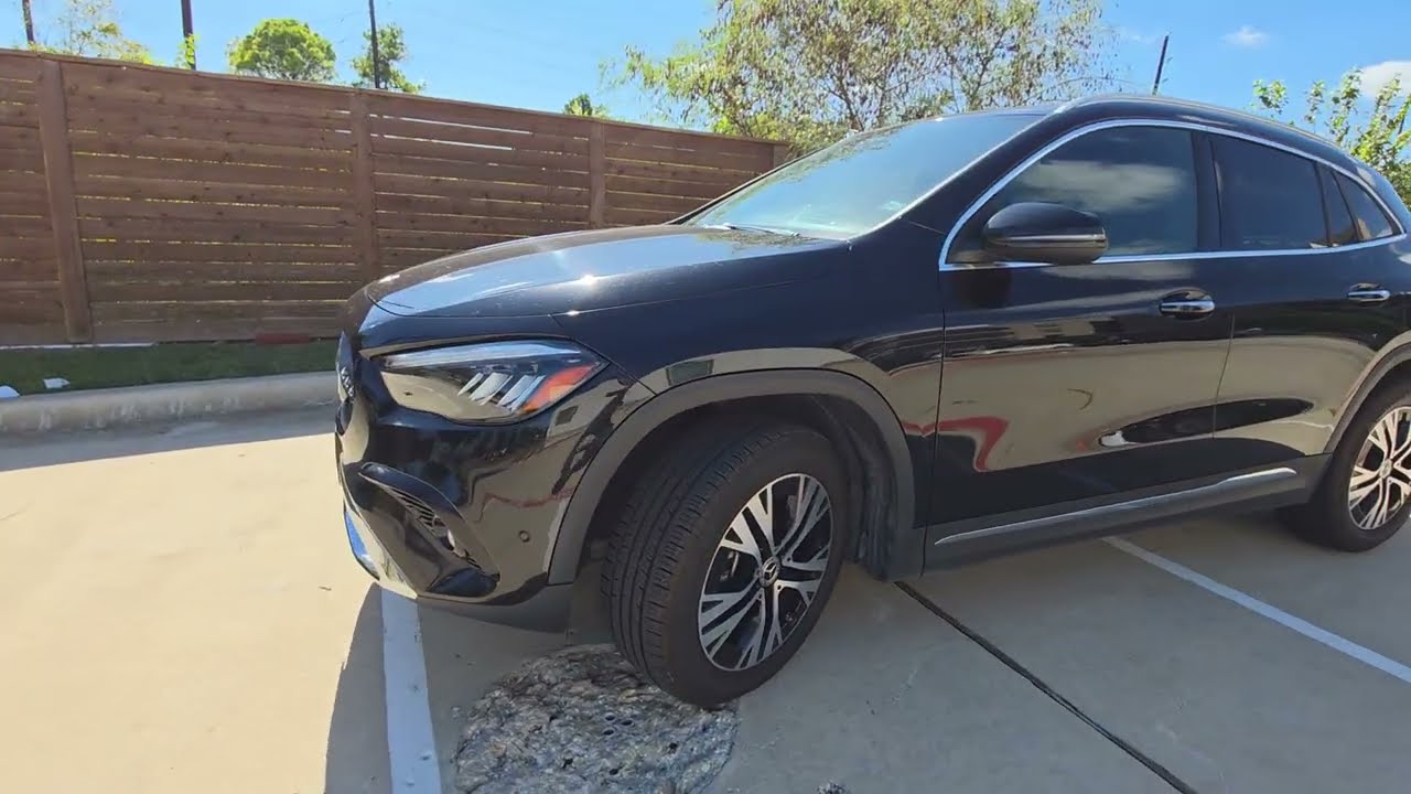 Mercedes Benz GLA250 rental car impressions 