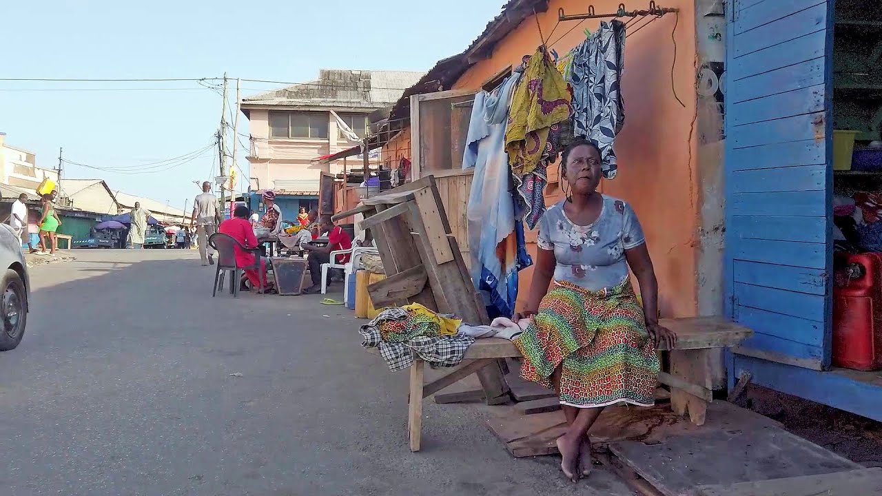 SIMPLE LIFE INSIDE LOCAL GHANA COMMUNITY, BUKOM