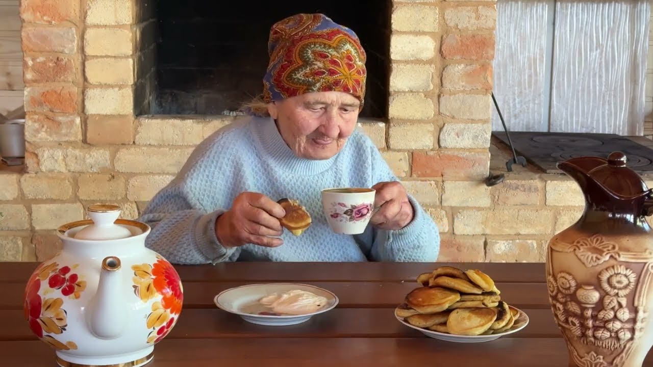 85-Year-Old Grandma and Traditional Life of Her Beloved Family Recipes in the Remote Mountains